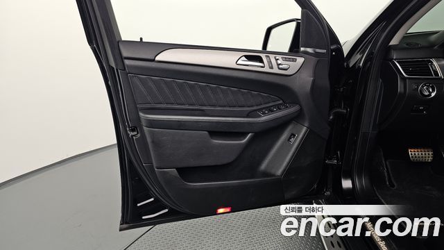 Mercedes-Benz GLE-Class 2018 — photo 14