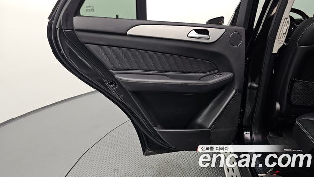 Mercedes-Benz GLE-Class 2018 — photo 15