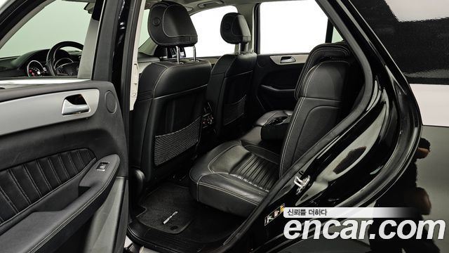 Mercedes-Benz GLE-Class 2018 — photo 16