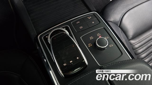 Mercedes-Benz GLE-Class 2018 — photo 35