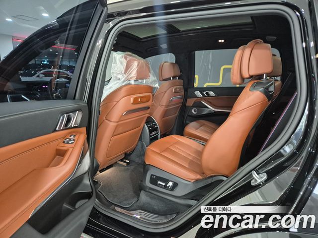 BMW X7 2025 — photo 8