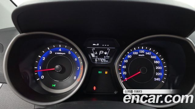 Hyundai AVANTE 2015 — photo 11