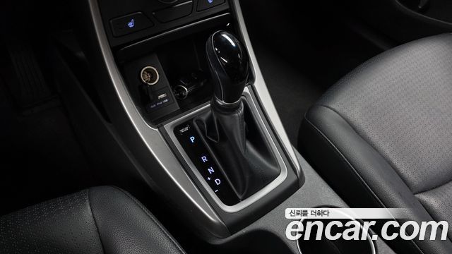 Hyundai AVANTE 2015 — photo 12