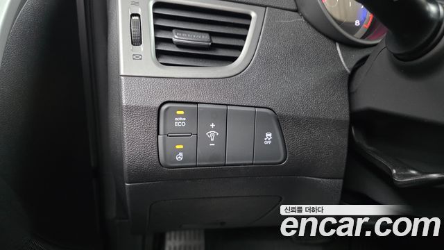 Hyundai AVANTE 2015 — photo 24