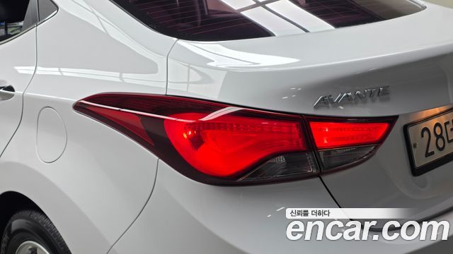 Hyundai AVANTE 2015 — photo 9