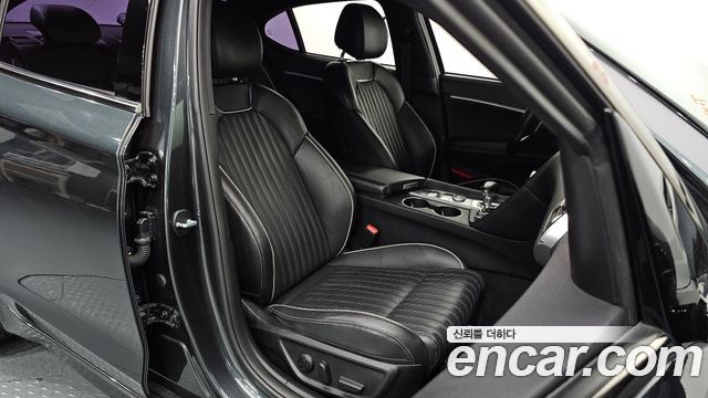 Genesis G70 2018 — photo 13