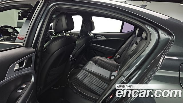 Genesis G70 2018 — photo 18