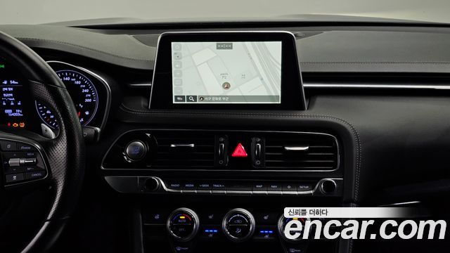 Genesis G70 2018 — photo 21