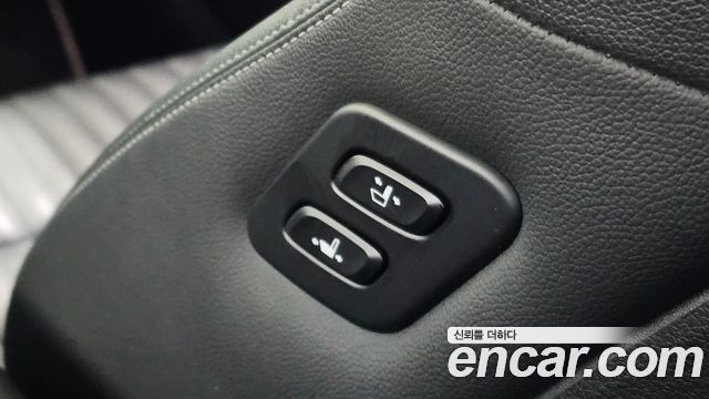 Genesis G70 2018 — photo 26