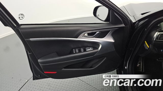 Genesis G70 2018 — photo 14