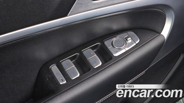 Genesis G70 2018 — photo 27