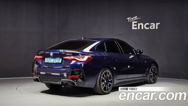 BMW i4 2022 — photo 2