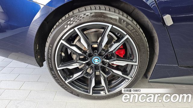 BMW i4 2022 — photo 5