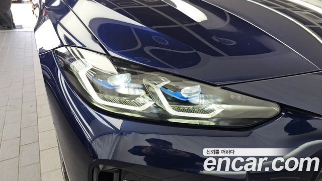 BMW i4 2022 — photo 8