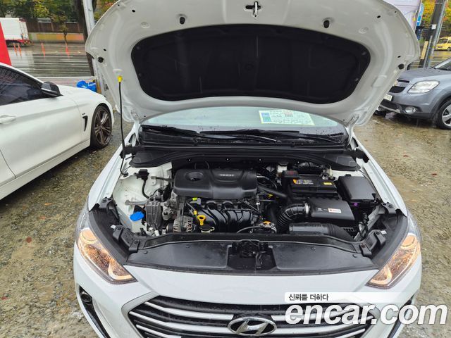Hyundai AVANTE 2017 — photo 8