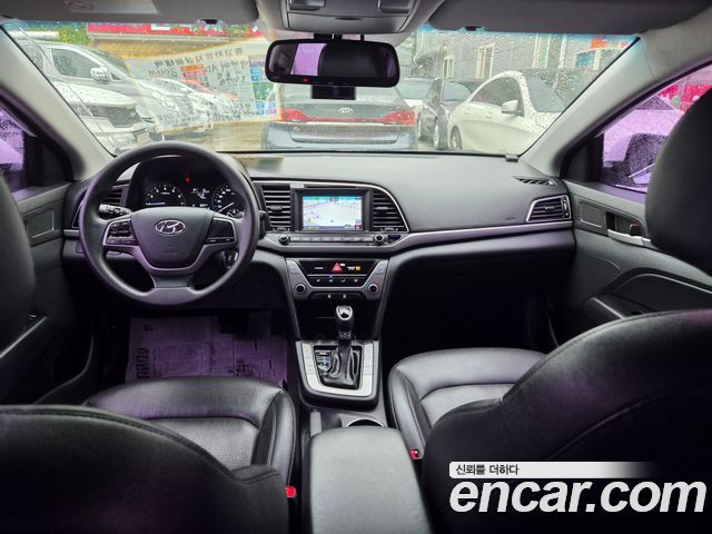 Hyundai AVANTE 2017 — photo 9