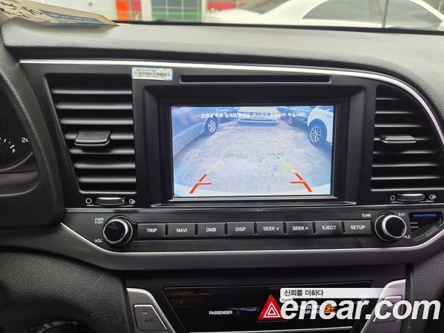 Hyundai AVANTE 2017 — photo 17