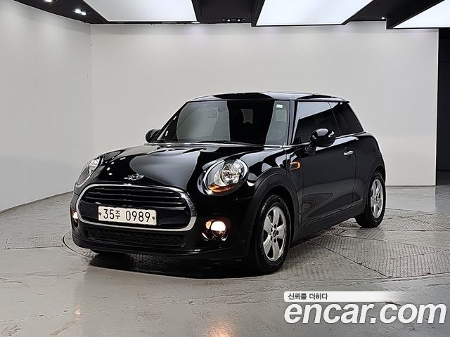 Mini Cooper 2016 — photo 1