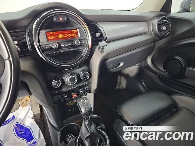 Mini Cooper 2016 — photo 10