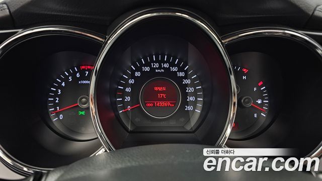 Kia K5 2011 — photo 8