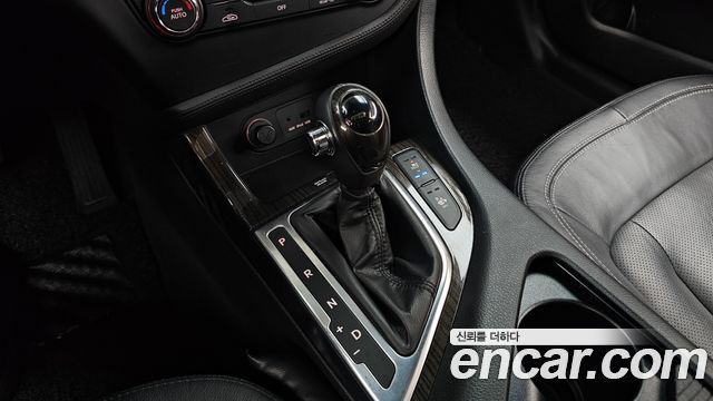 Kia K5 2011 — photo 9