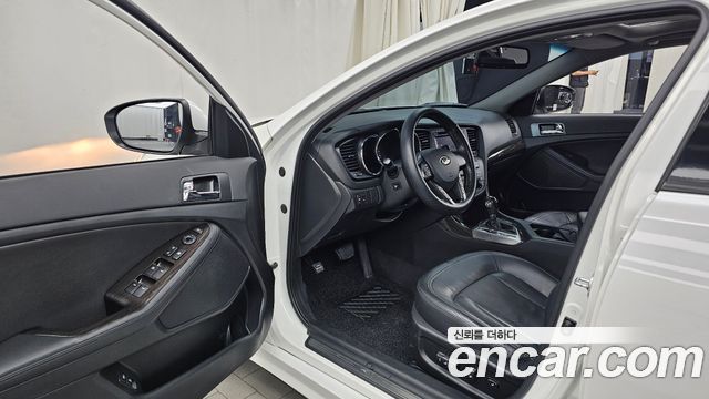 Kia K5 2011 — photo 10