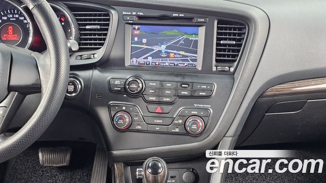 Kia K5 2011 — photo 14