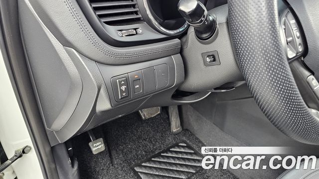 Kia K5 2011 — photo 16
