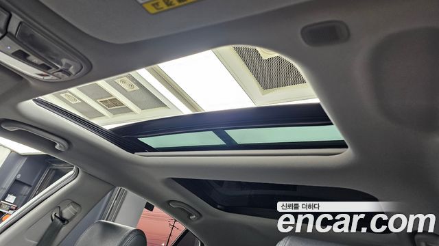Kia K5 2011 — photo 18