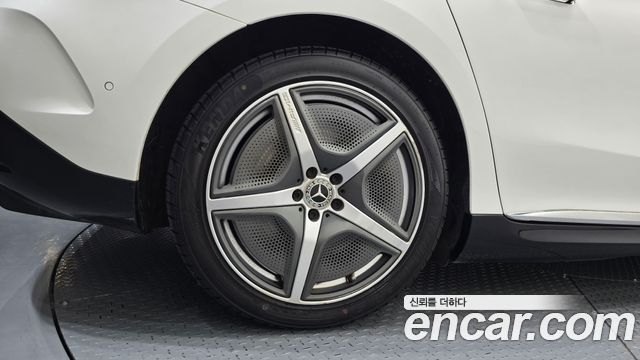 Mercedes-Benz EQE 2023 — photo 5