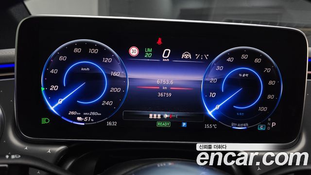 Mercedes-Benz EQE 2023 — photo 11