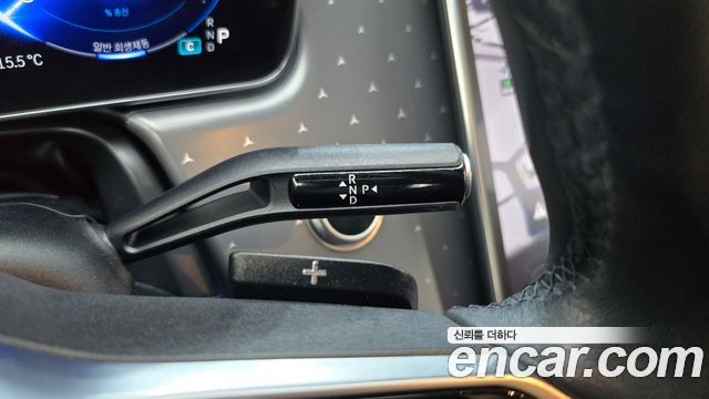 Mercedes-Benz EQE 2023 — photo 12