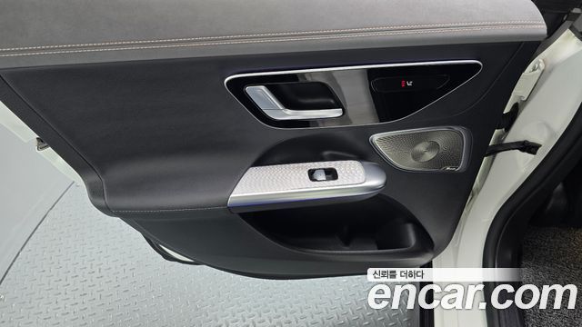 Mercedes-Benz EQE 2023 — photo 15