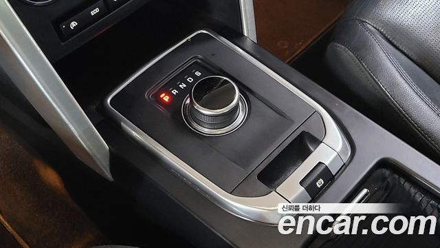 Land Rover Discovery Sport 2017 — photo 17