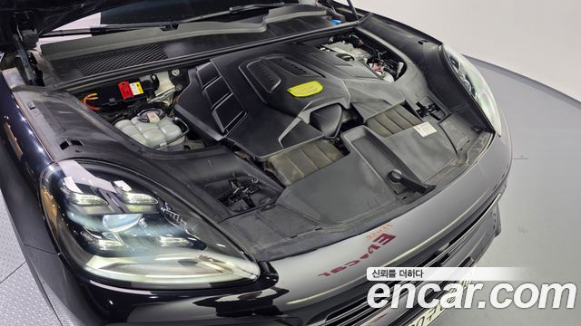 Porsche Cayenne 2021 — photo 6