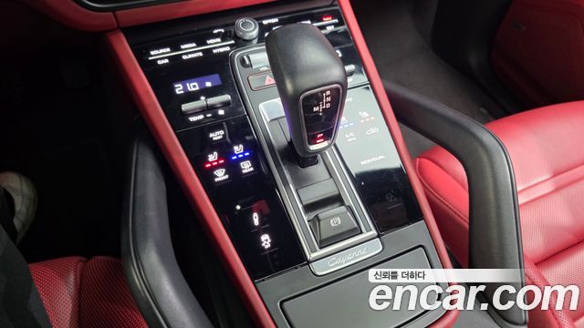 Porsche Cayenne 2021 — photo 9