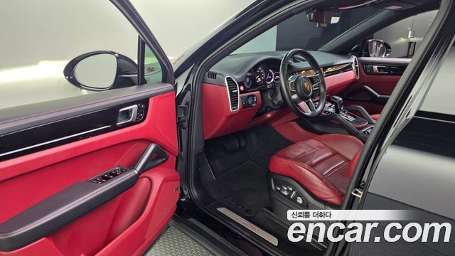 Porsche Cayenne 2021 — photo 10