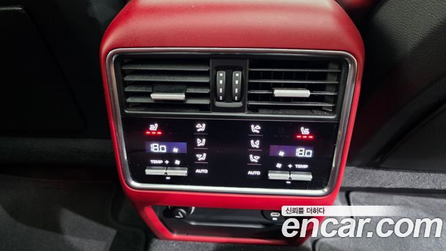 Porsche Cayenne 2021 — photo 19