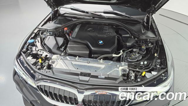 BMW 3-Series 2022 — photo 6