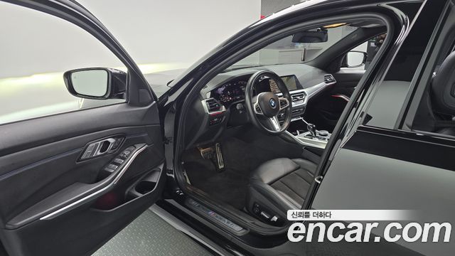 BMW 3-Series 2022 — photo 13