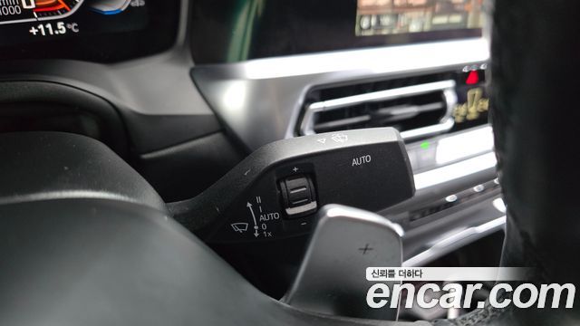 BMW 3-Series 2022 — photo 25