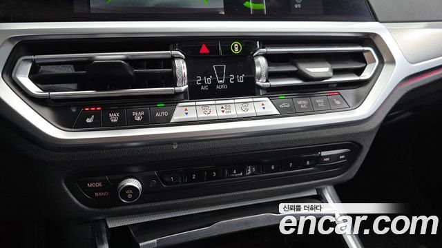 BMW 3-Series 2022 — photo 28