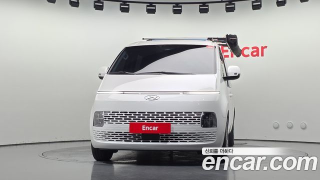 Hyundai Staria 2023 — photo 3