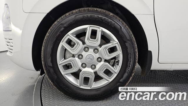 Hyundai Staria 2023 — photo 5