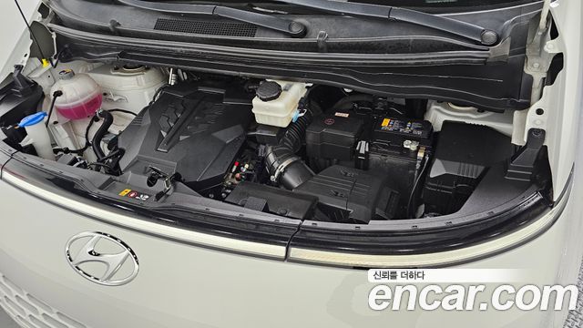 Hyundai Staria 2023 — photo 6