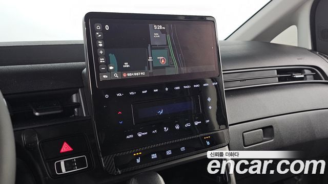 Hyundai Staria 2023 — photo 16