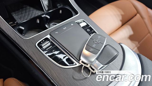 Mercedes-Benz GLC-Class 2021 — photo 21