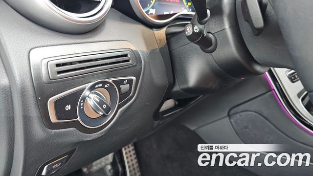 Mercedes-Benz GLC-Class 2021 — photo 26
