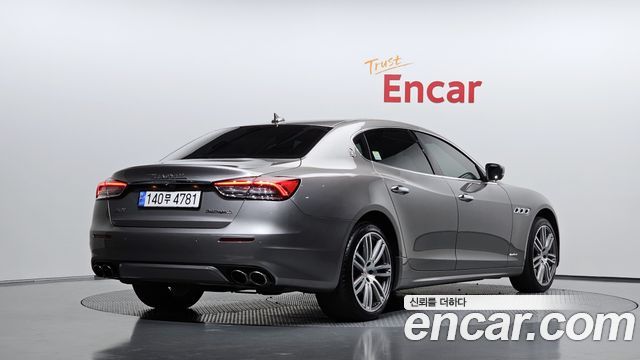Maserati Quattroporte 2017 — photo 2