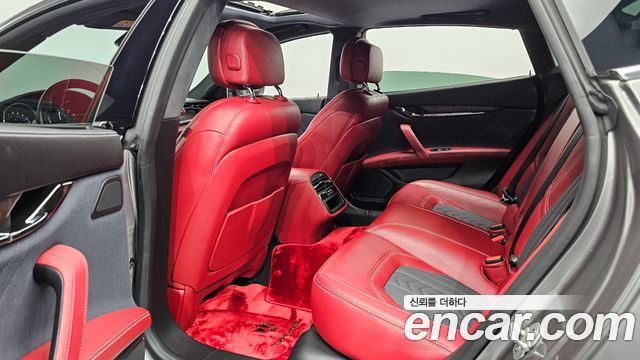 Maserati Quattroporte 2017 — photo 18